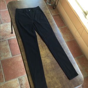 Uniqlo black stretch skinny jeans w/stretch waist